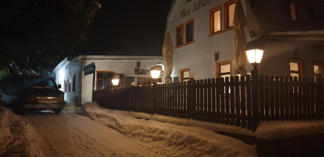 Pension Und Restaurant Die Burg Ehrenfriedersdorf Екстериор снимка