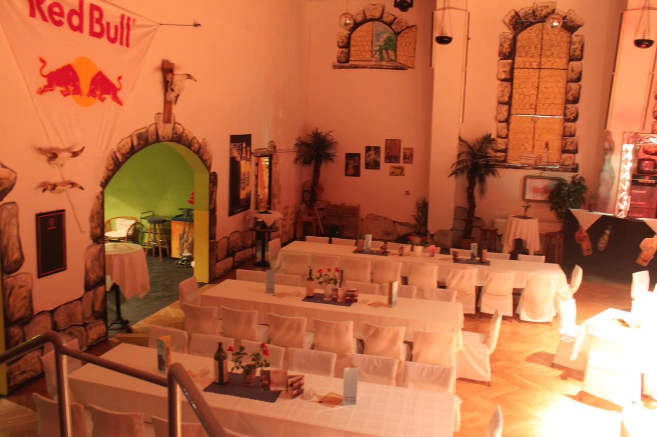 Pension Und Restaurant Die Burg Ehrenfriedersdorf Екстериор снимка