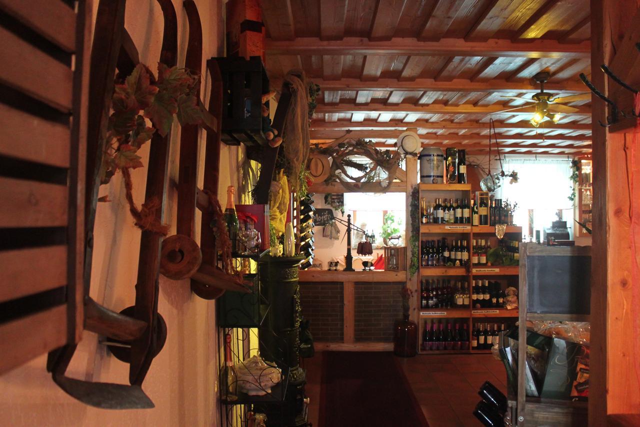 Pension Und Restaurant Die Burg Ehrenfriedersdorf Екстериор снимка