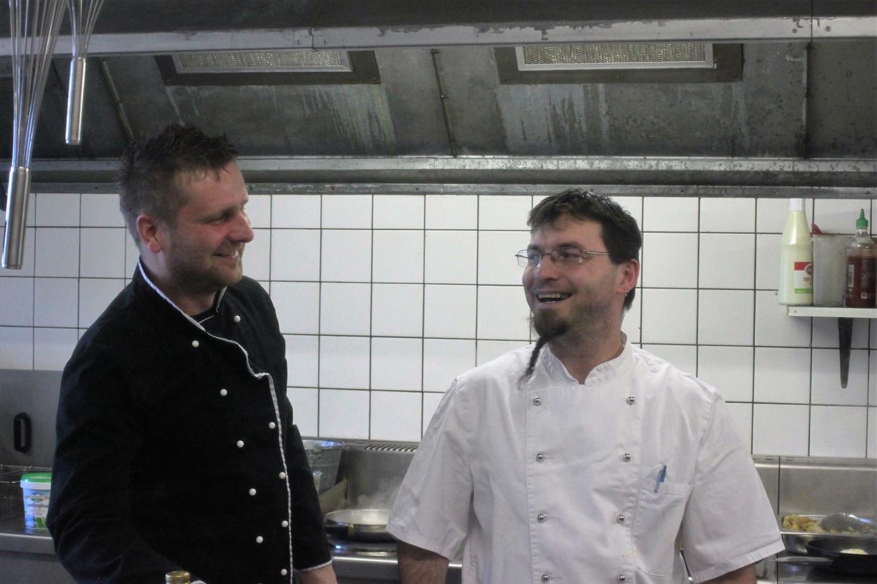 Pension Und Restaurant Die Burg Ehrenfriedersdorf Екстериор снимка