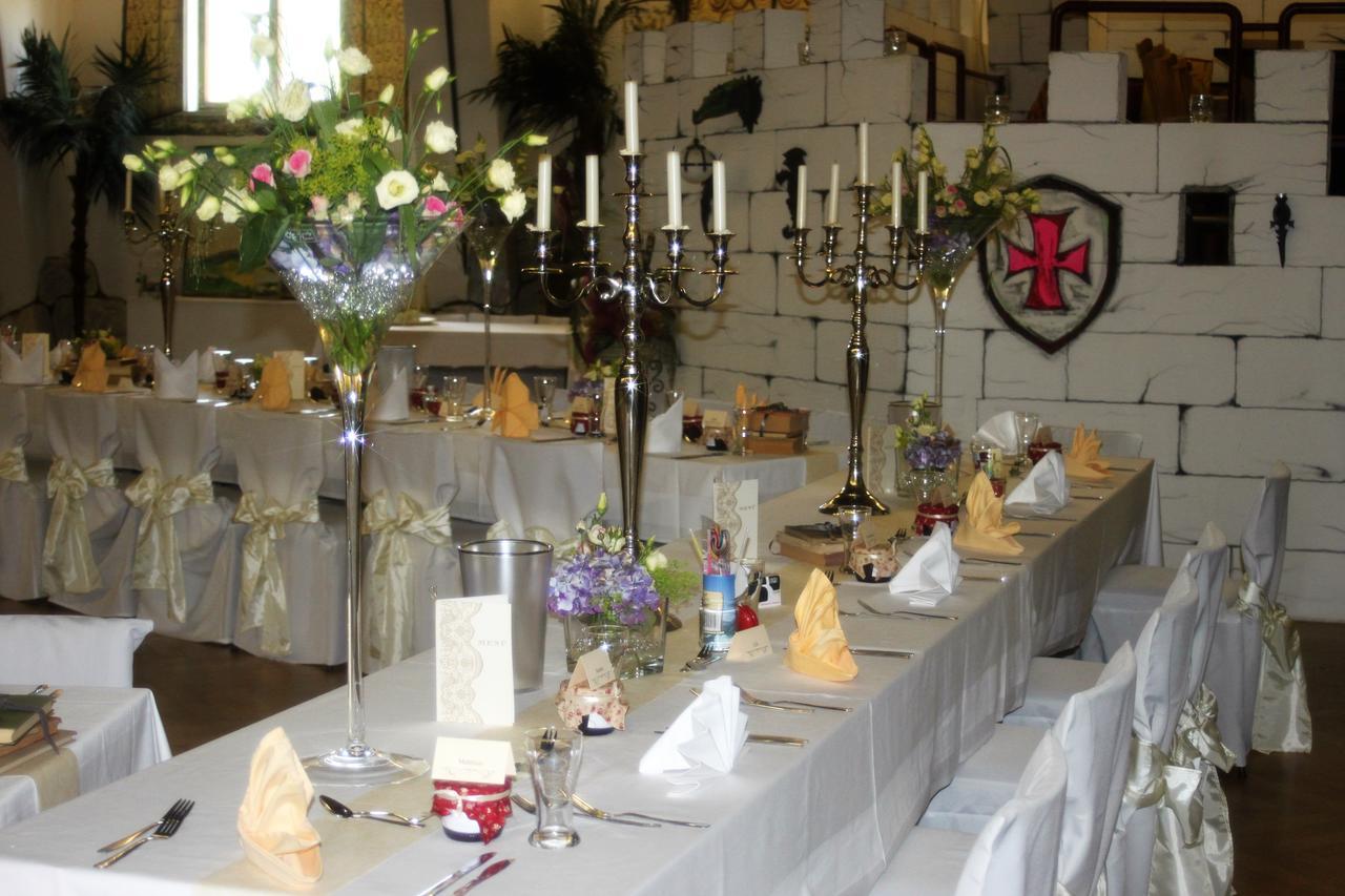 Pension Und Restaurant Die Burg Ehrenfriedersdorf Екстериор снимка